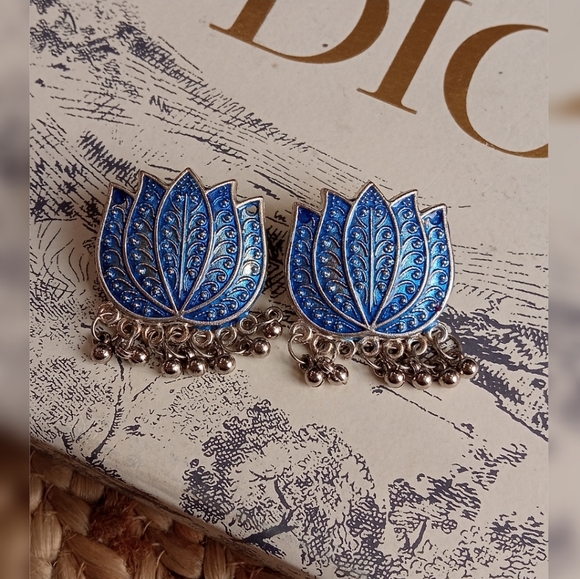 🌺 Oxidised Silver Earrings - Picture 3 of 4